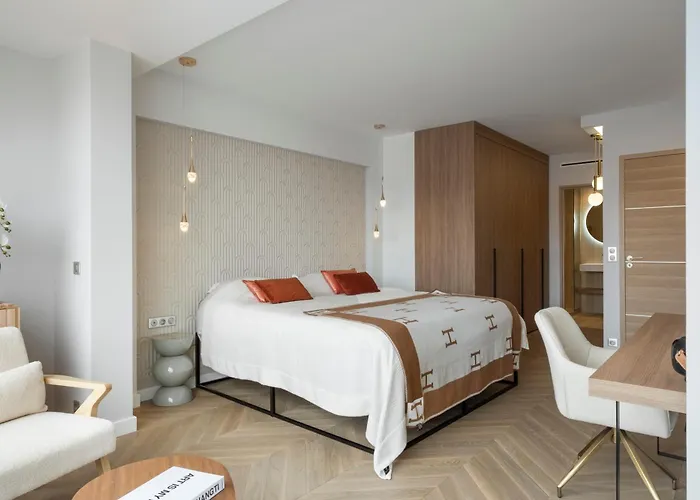 Luxury Romantic Cannes 45 Croisette Two Bedrooms