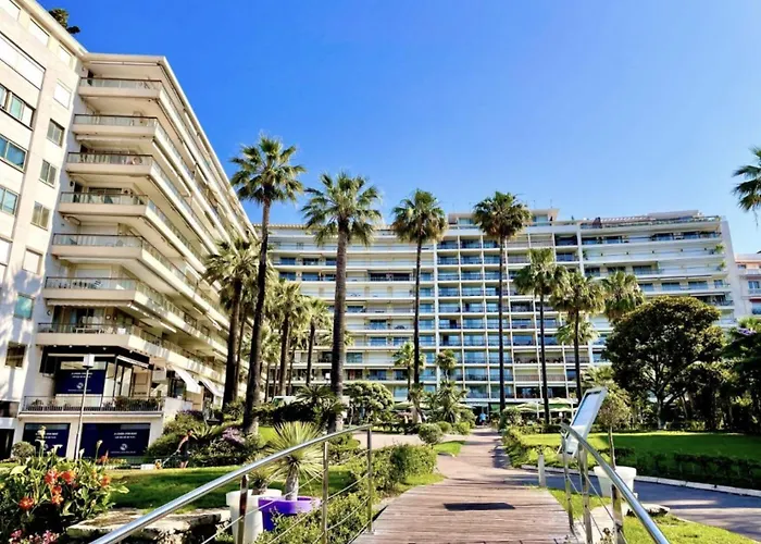 Luxury Romantic Cannes 45 Croisette Two Bedrooms