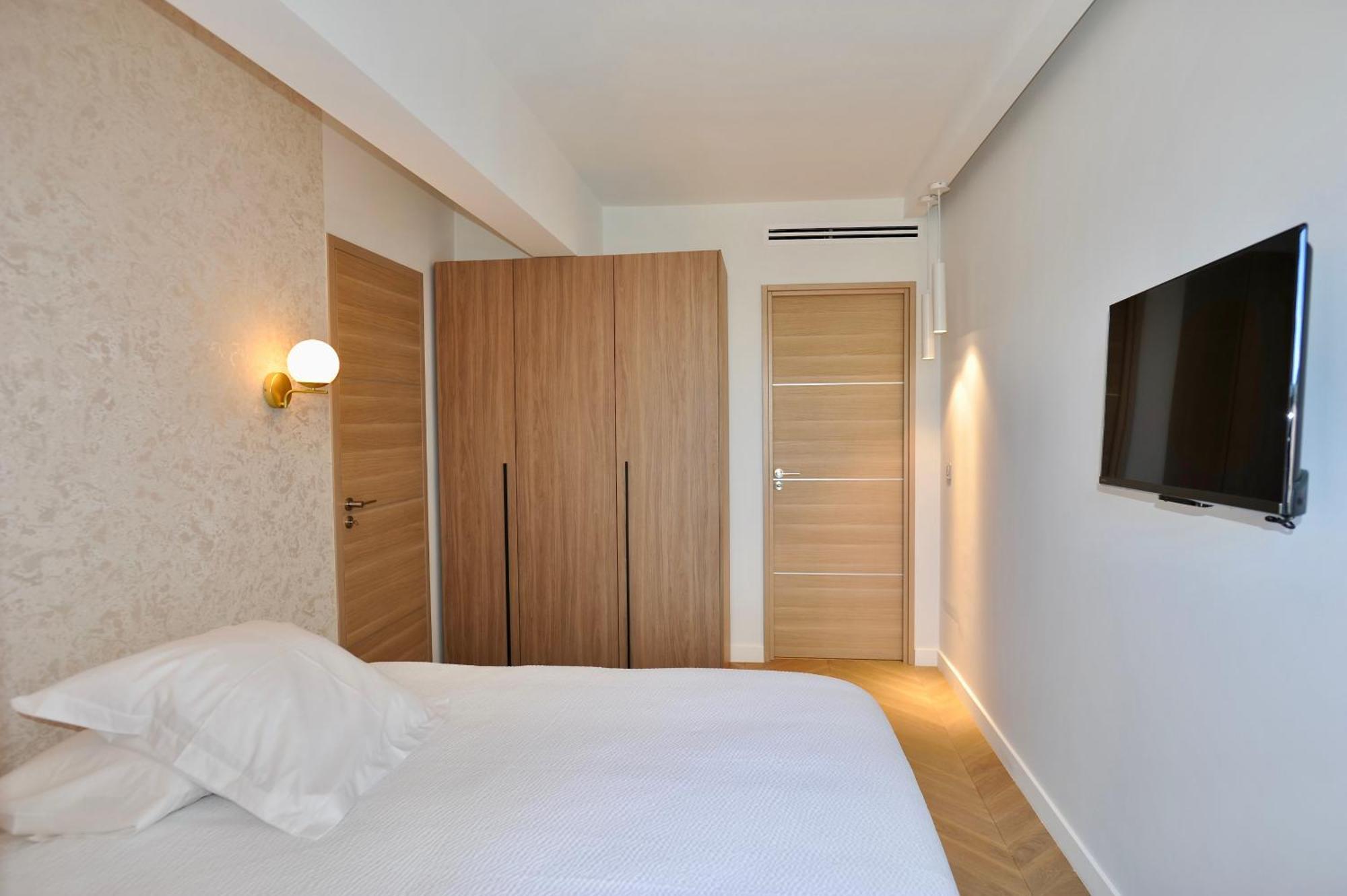 Apartment Luxury Romantic 45 Croisette Two Bedrooms *